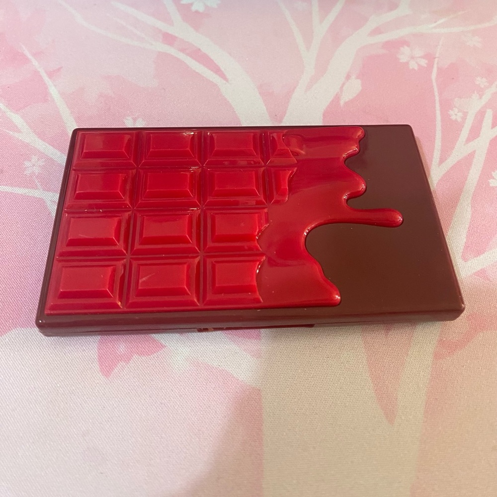 I Heart Revolution Mini Sour Cherry Eyeshadow Palette